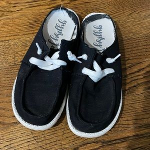 Gypsy jazz slip on shoes, size 6.